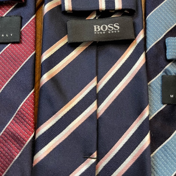 Hugo Boss Ties โ lot of 3 ๐ - Picture 8 of 10
